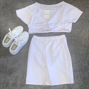 Cropped workout tee/biker shorts